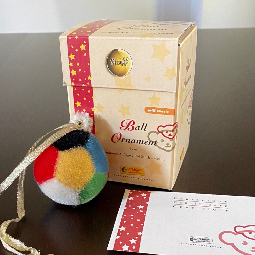 Steiff Limited-Edition Ball Ornament